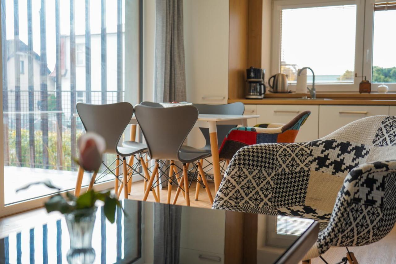 Vila Vekose - Apartman S Terasou A Zahradou Hradec Kralove Bagian luar foto